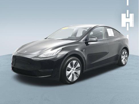 Used 2023 Tesla Model Y Long Range AWD/4WD image 1