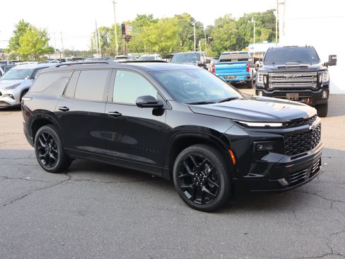Used 2024 Chevrolet Traverse RS AWD/4WD image 13