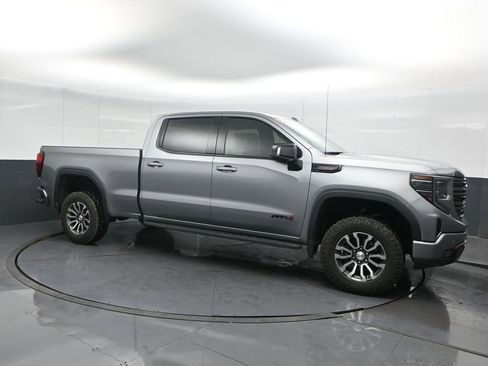 Used 2023 GMC Sierra 1500 AT4 w/ Technology Package image 4