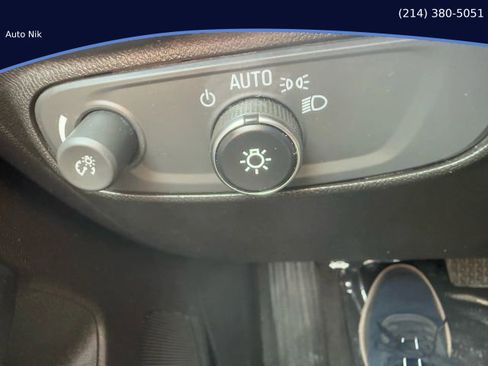 Used 2020 Chevrolet Equinox LT image 30