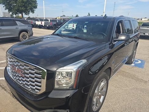 Used 2018 GMC Yukon XL Denali w/ Denali Ultimate Package AWD/4WD image 1