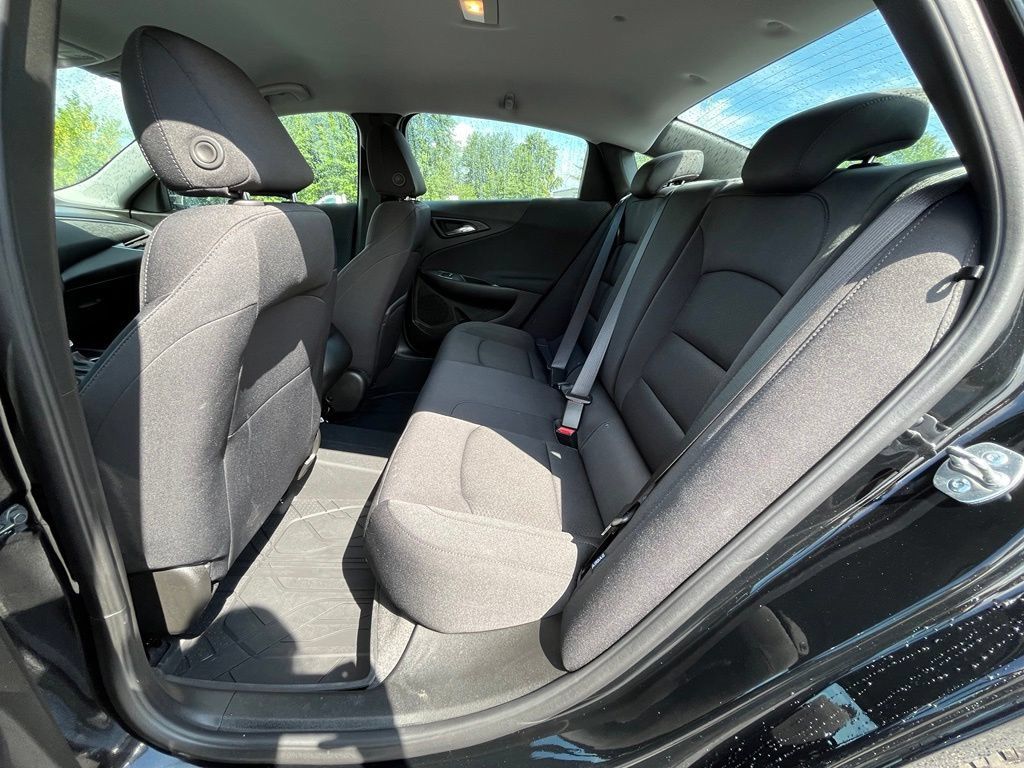 Used 2025 Chevrolet Malibu RS w/ LPO, Floor Liner Package FWD image 18