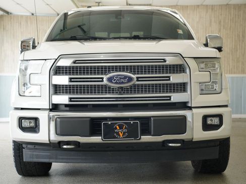 Used 2017 Ford F150 Platinum w/ Equipment Group 701A Luxury AWD/4WD image 3