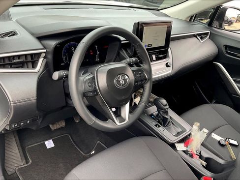Used 2026 Toyota Corolla Cross LE w/ Moonroof Package image 18
