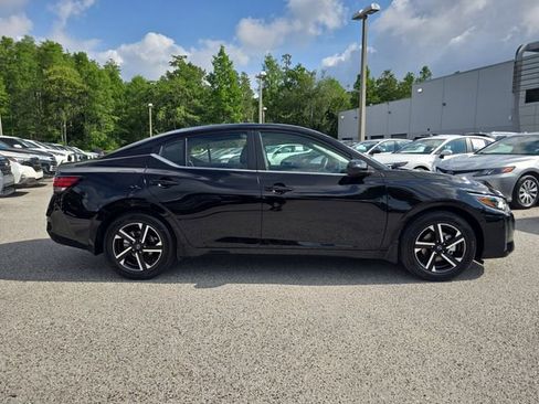 Certified 2025 Nissan Sentra SV w/ All-Weather Package FWD image 9
