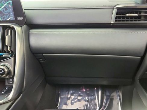 Used 2023 Lexus LX 600 4WD w/ Luxury Package image 38