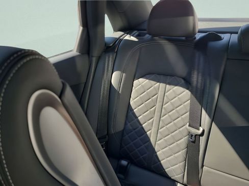 Used 2023 Audi S4 Premium Plus image 4