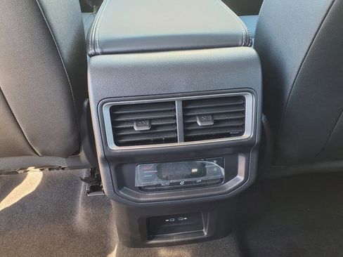 New 2026 Volkswagen Atlas SE image 15