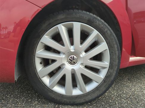 Used 2008 Volkswagen Beetle SE image 41