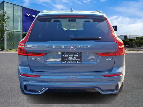 Certified 2022 Volvo XC60 B6 R-Design w/ Advanced Package image 5