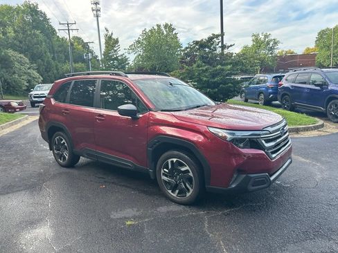 Used 2025 Subaru Forester Limited AWD/4WD image 1