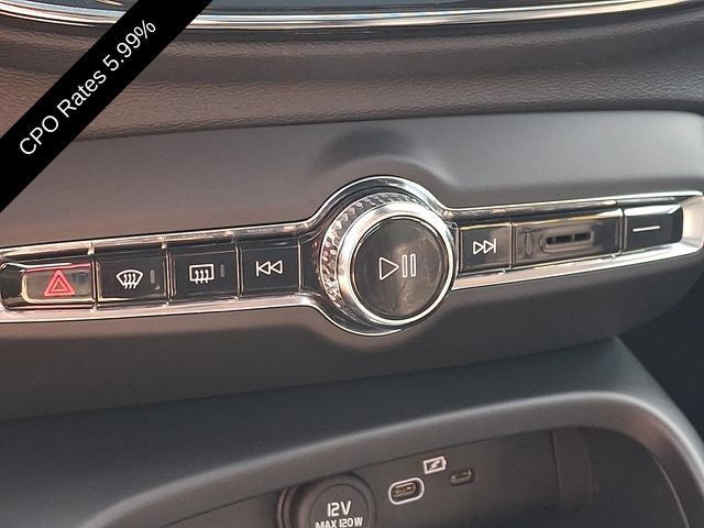 Certified 2023 Volvo XC40 B5 Plus w/ Driver Assist Package AWD/4WD image 20