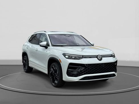 New 2026 Volkswagen Tiguan SEL R-Line AWD/4WD image 1