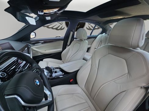 Used 2019 BMW 530i w/ Convenience Package RWD image 10