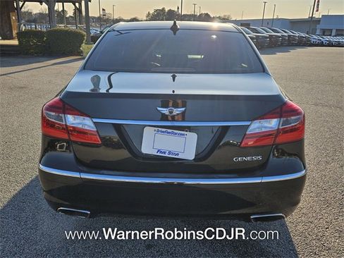 Used 2013 Hyundai Genesis 3.8 image 10