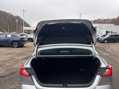 Used 2025 Toyota Camry LE image 30