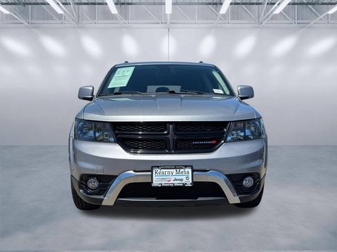 Used 2020 Dodge Journey Crossroad FWD image 2