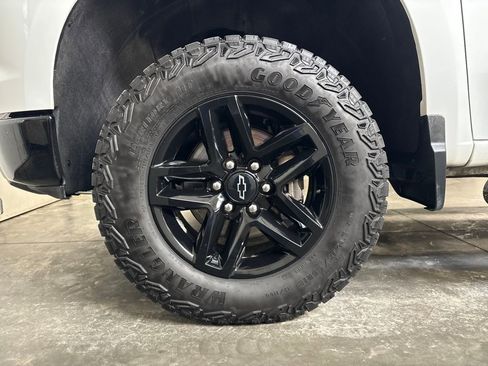 Used 2023 Chevrolet Silverado 1500 LT Trail Boss w/ Convenience Package II image 34