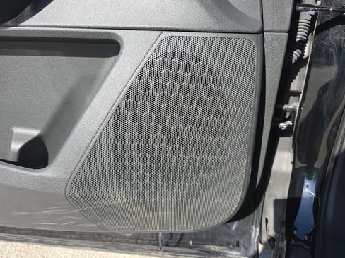 Used 2024 Nissan Pathfinder Platinum image 28