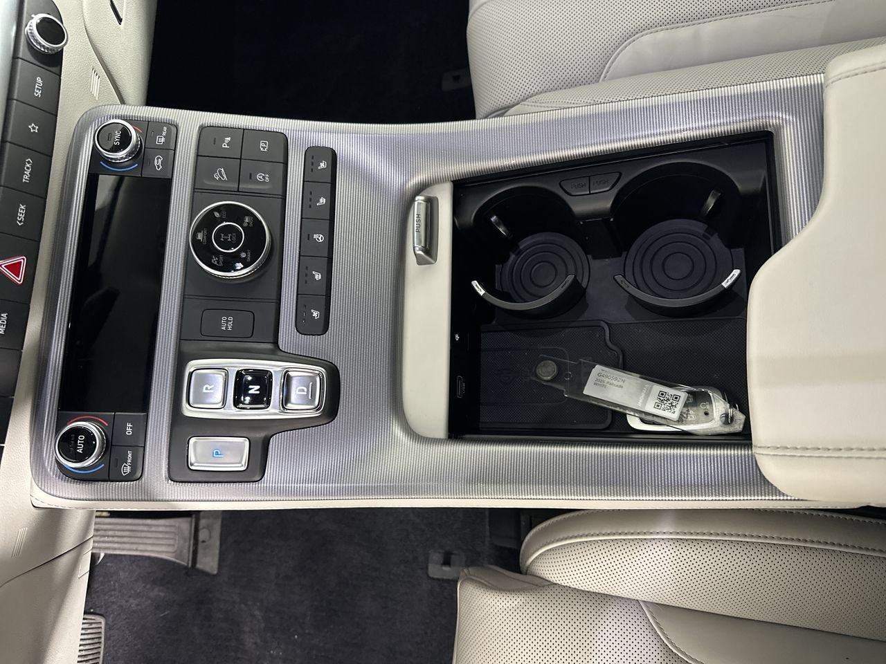 Used 2025 Hyundai Palisade Calligraphy AWD/4WD image 9