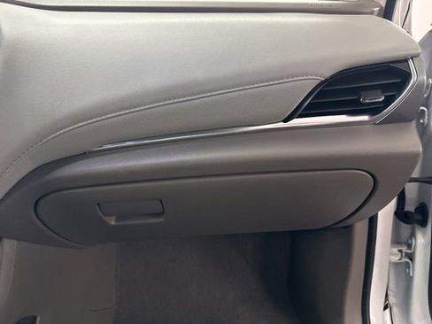 Used 2021 Chevrolet Traverse Premier image 13