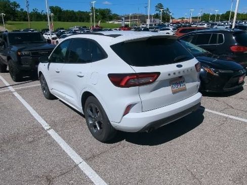 Used 2023 Ford Escape ST-Line w/ Equipment Group 301A FWD image 7