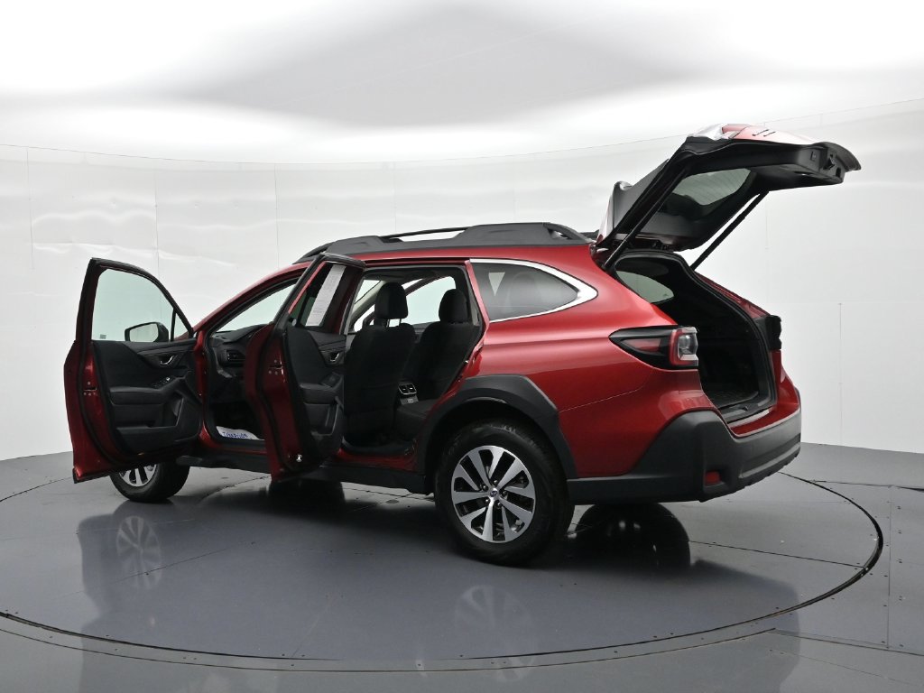 Used 2025 Subaru Outback Premium AWD/4WD image 23