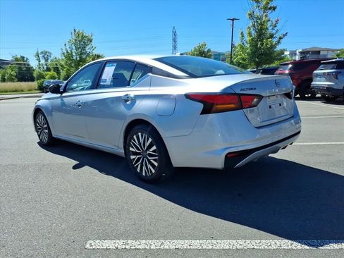 Used 2024 Nissan Altima 2.5 SV FWD image 33