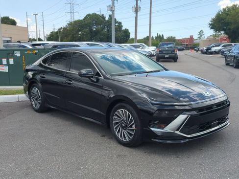 New 2026 Hyundai Sonata Limited FWD image 2