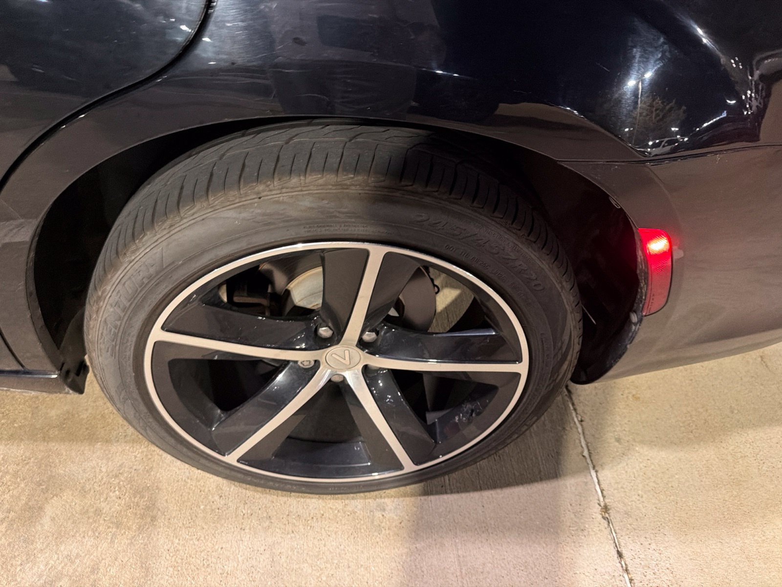 Used 2018 Chrysler 300 Touring L RWD image 10