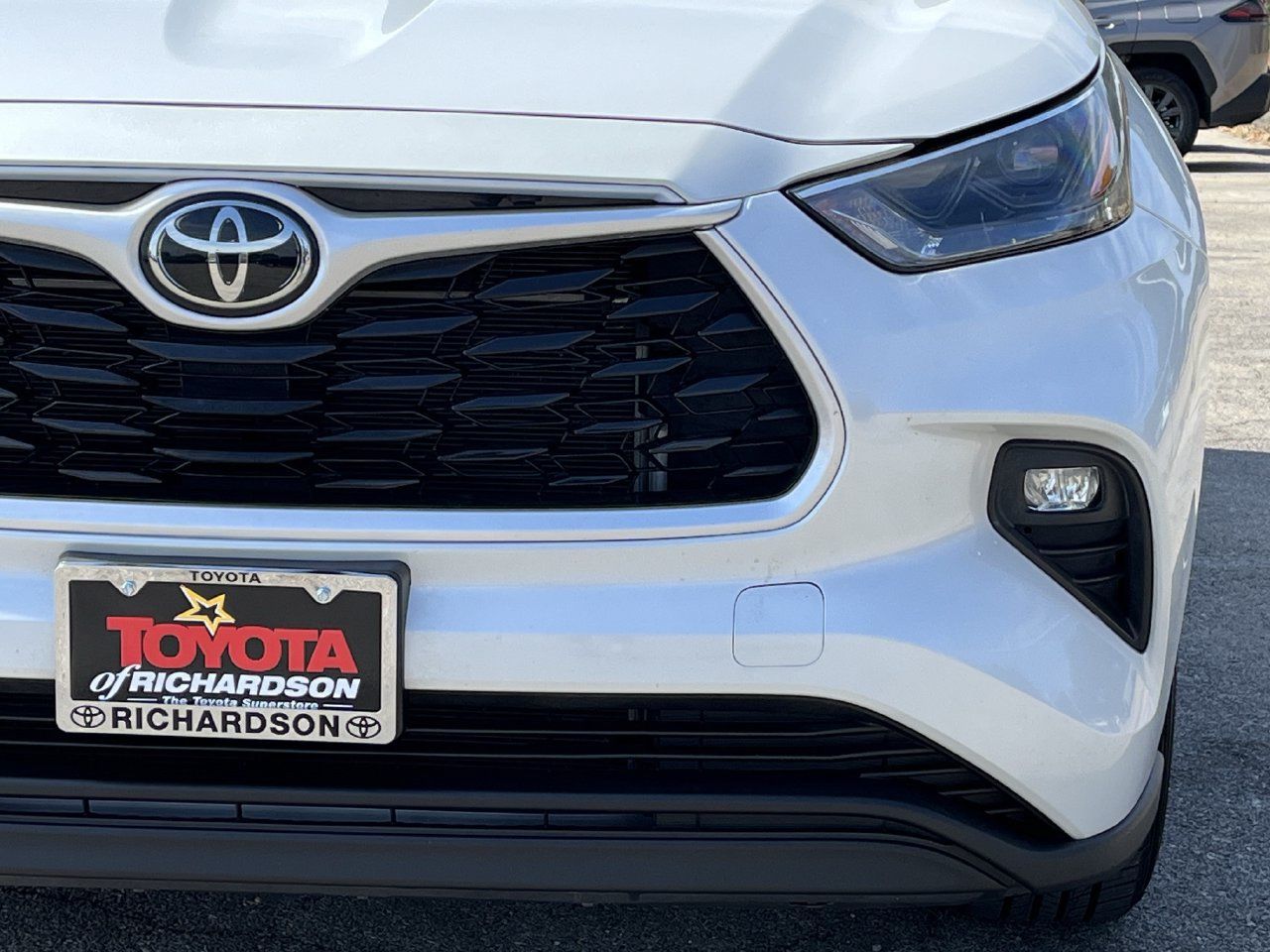 Used 2024 Toyota Highlander XLE FWD image 8