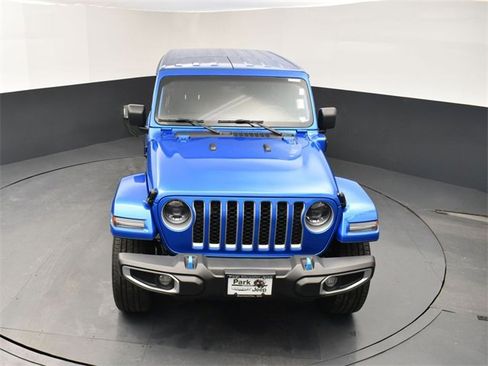 Used 2023 Jeep Wrangler Unlimited Sahara image 14
