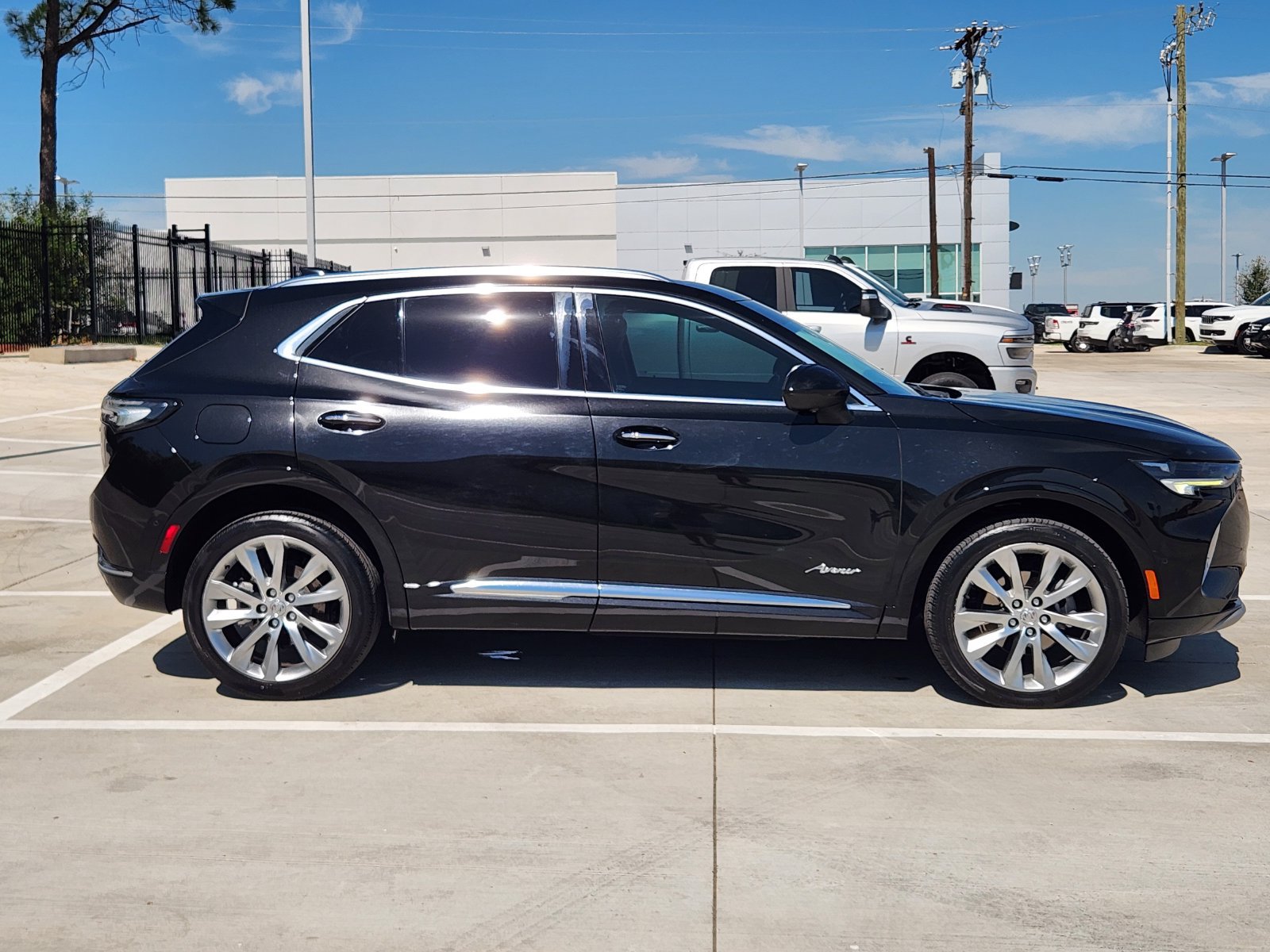 Used 2023 Buick Envision Avenir FWD image 8