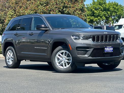 New 2025 Jeep Grand Cherokee Laredo X image 2