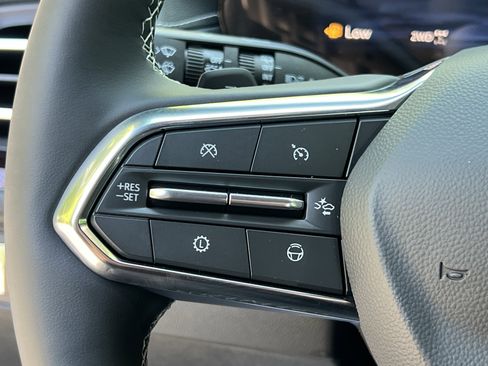 New 2026 Chevrolet Traverse Z71 w/ Enhanced Driving Package AWD/4WD image 20