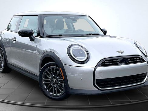Certified 2025 MINI Cooper 2-Door Hardtop image 12