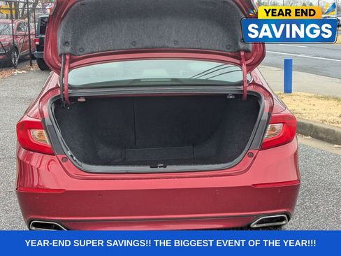 Used 2018 Honda Accord Touring image 6