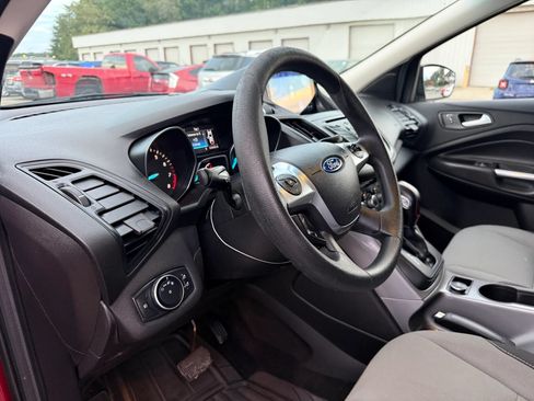 Used 2016 Ford Escape SE AWD/4WD image 17
