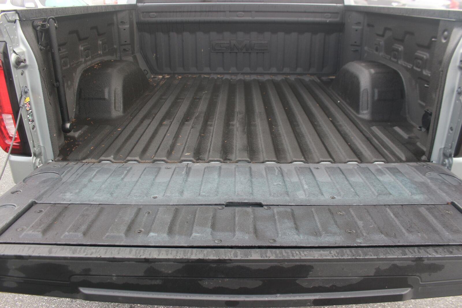 Used 2025 GMC Sierra 1500 AT4 w/ AT4 Premium Package AWD/4WD image 13