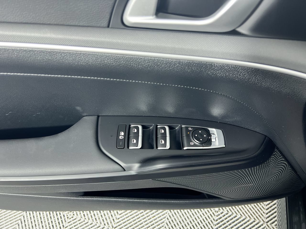 New 2026 Kia K5 LXS FWD image 15