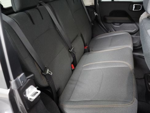 Used 2025 Jeep Wrangler Unlimited Sahara AWD/4WD image 24
