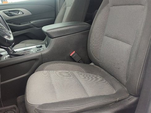 Used 2023 Chevrolet Traverse LT image 17