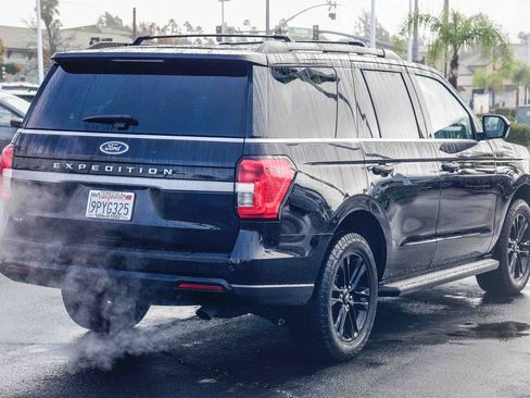 Certified 2024 Ford Expedition XLT image 4