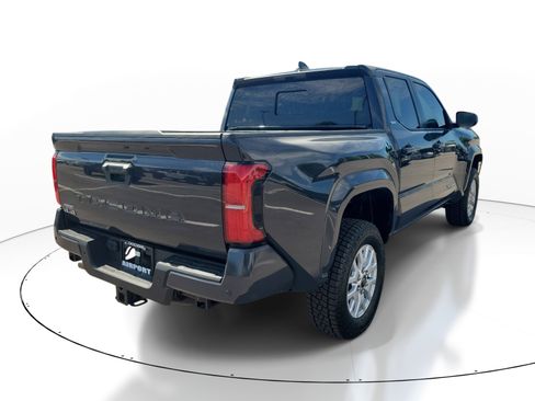 Used 2024 Toyota Tacoma SR5 AWD/4WD image 6