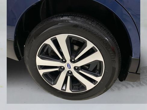 Used 2019 Subaru Outback 3.6R Limited AWD/4WD image 17