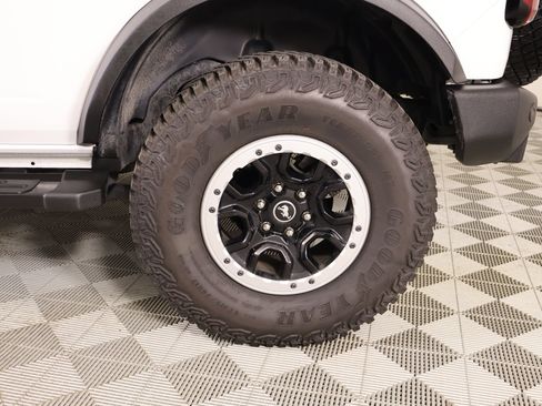 Used 2024 Ford Bronco Outer Banks w/ Sasquatch Package AWD/4WD image 19