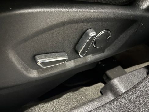 Used 2017 Ford Explorer XLT w/ Equipment Group 201A image 23