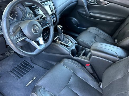 Used 2019 Nissan Rogue SL w/ Premium Package AWD/4WD image 9