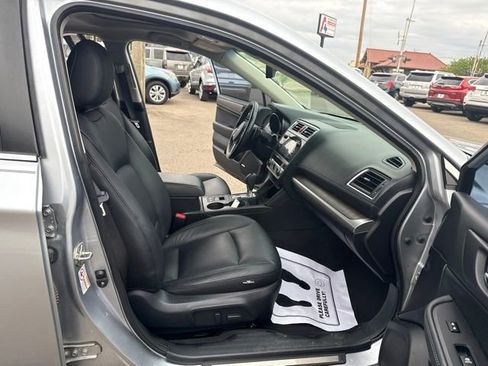 Used 2017 Subaru Outback 2.5i Limited AWD/4WD image 15