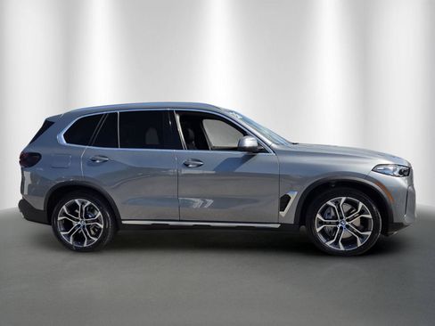 Used 2026 BMW X5 xDrive50e AWD/4WD image 7